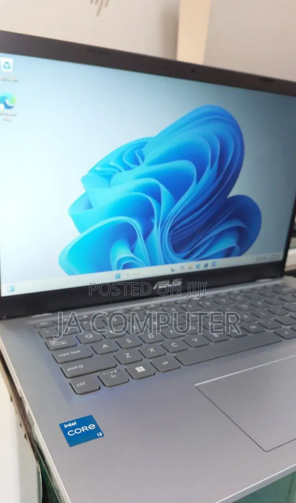 New Laptop Asus VivoBook 15 X505BA 8GB Intel Core I3 SSD 256GB