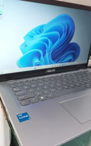 New Laptop Asus Vivobook 16 8GB Intel Core I3 SSD 256GB
