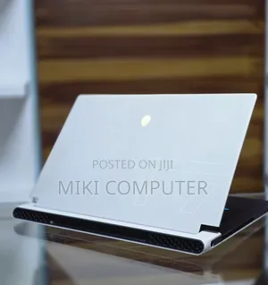 New Laptop Alienware M17x R2 16GB Intel Core I7 SSD 1T