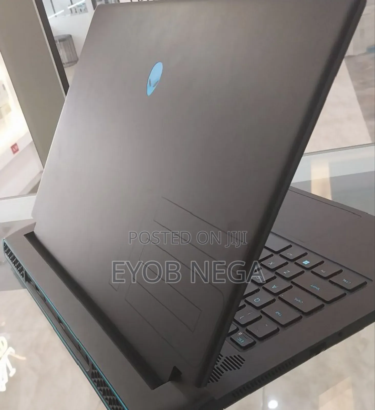 New Laptop Alienware Area-51m 16GB AMD Ryzen 7 SSD 512GB