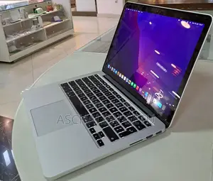 New Laptop Apple MacBook 8GB Intel Core I5 SSD 256GB