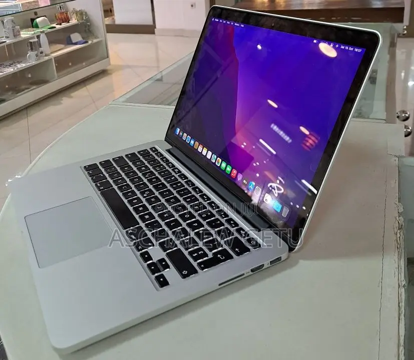 New Laptop Apple MacBook 8GB Intel Core I5 SSD 256GB