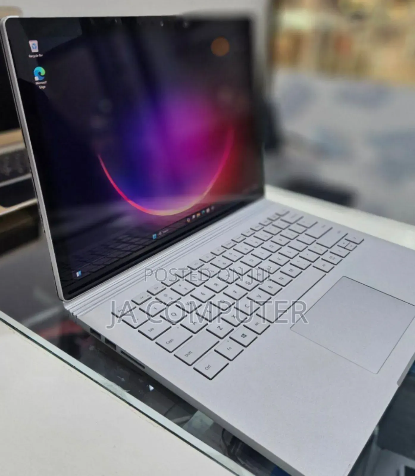 New Laptop Microsoft Surface 16GB Intel Core I7 SSD 256GB