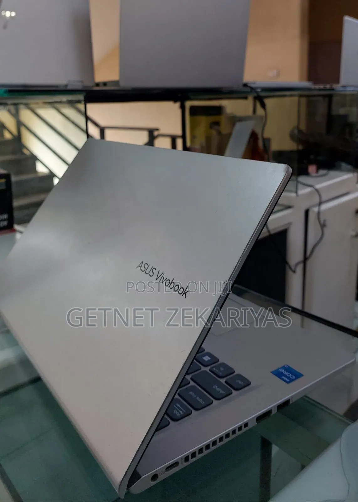 New Laptop Asus VivoBook 15 X505BA 8GB Intel Core I3 SSD 256GB