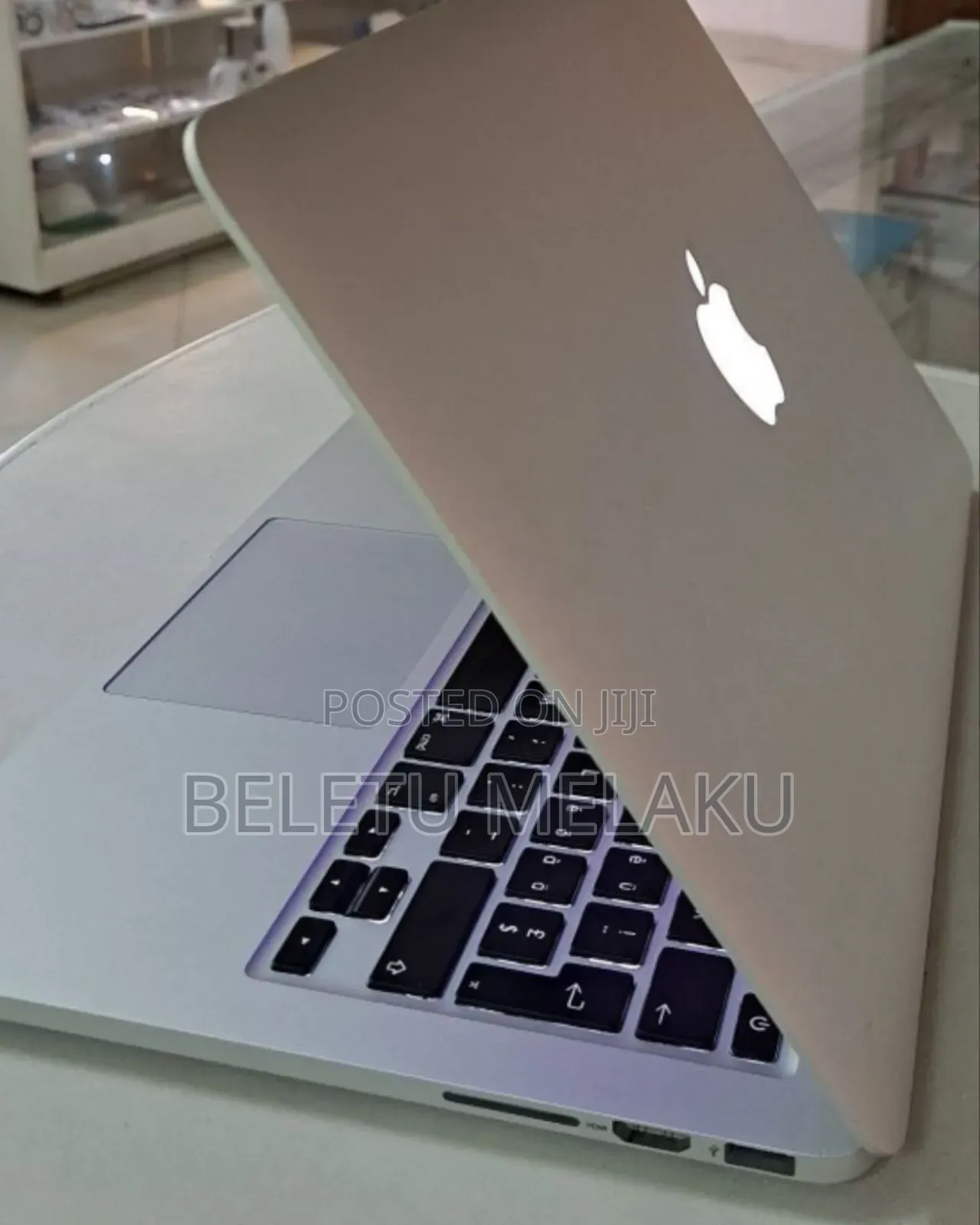 New Laptop Apple MacBook Pro 8GB Intel Core I5 SSD 256GB