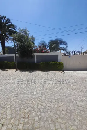 3bdrm Villa in Ayat, Villa House, Bole for sale