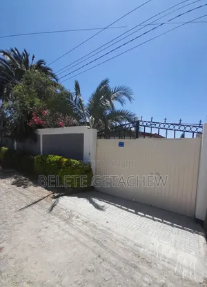 3bdrm Villa in Ayat, Villa House, Bole for sale