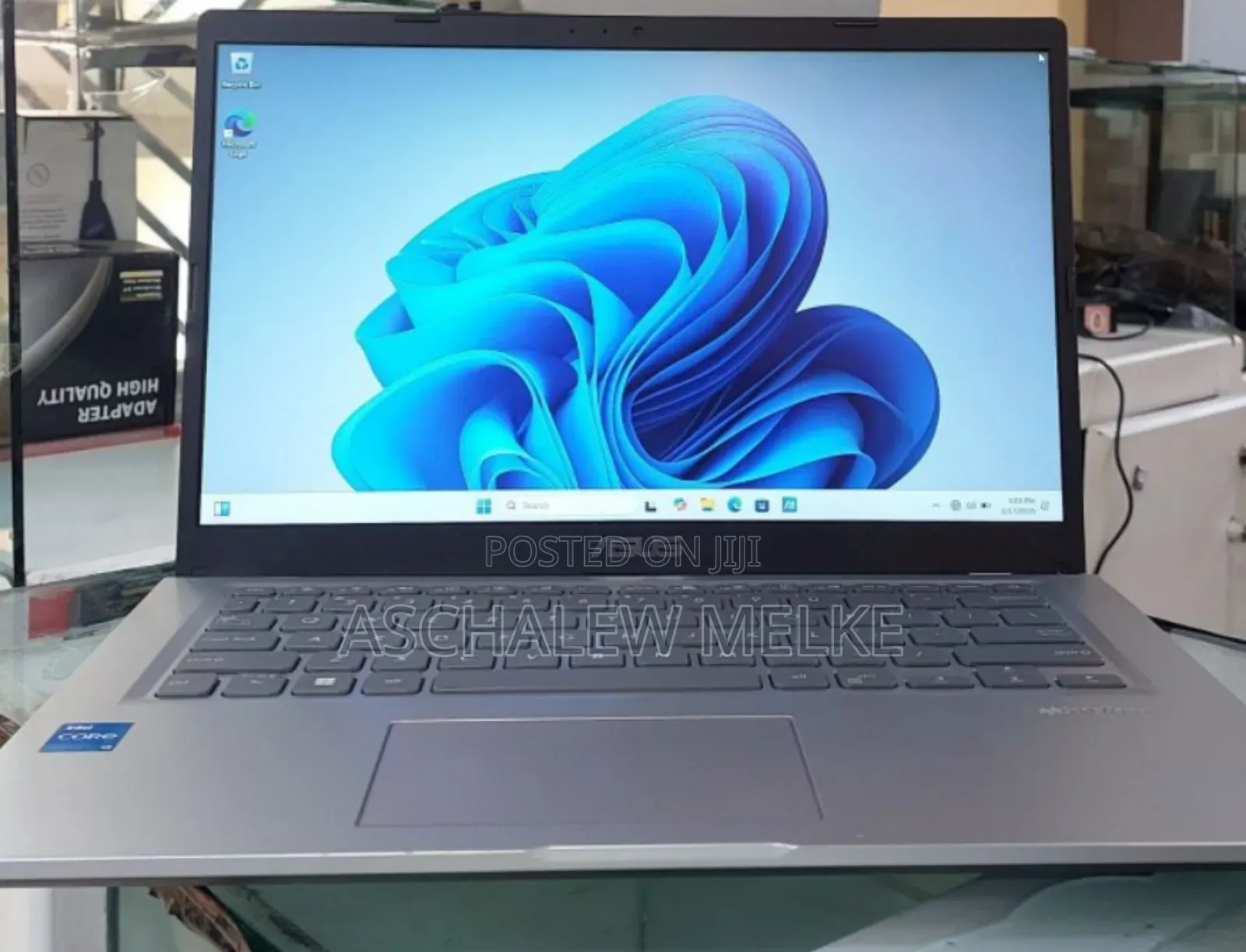 New Laptop Asus VivoBook 15 X505BA 8GB Intel Core I3 SSD 256GB