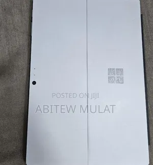 New Laptop Microsoft Surface 8GB Intel Core I7 SSD 256GB