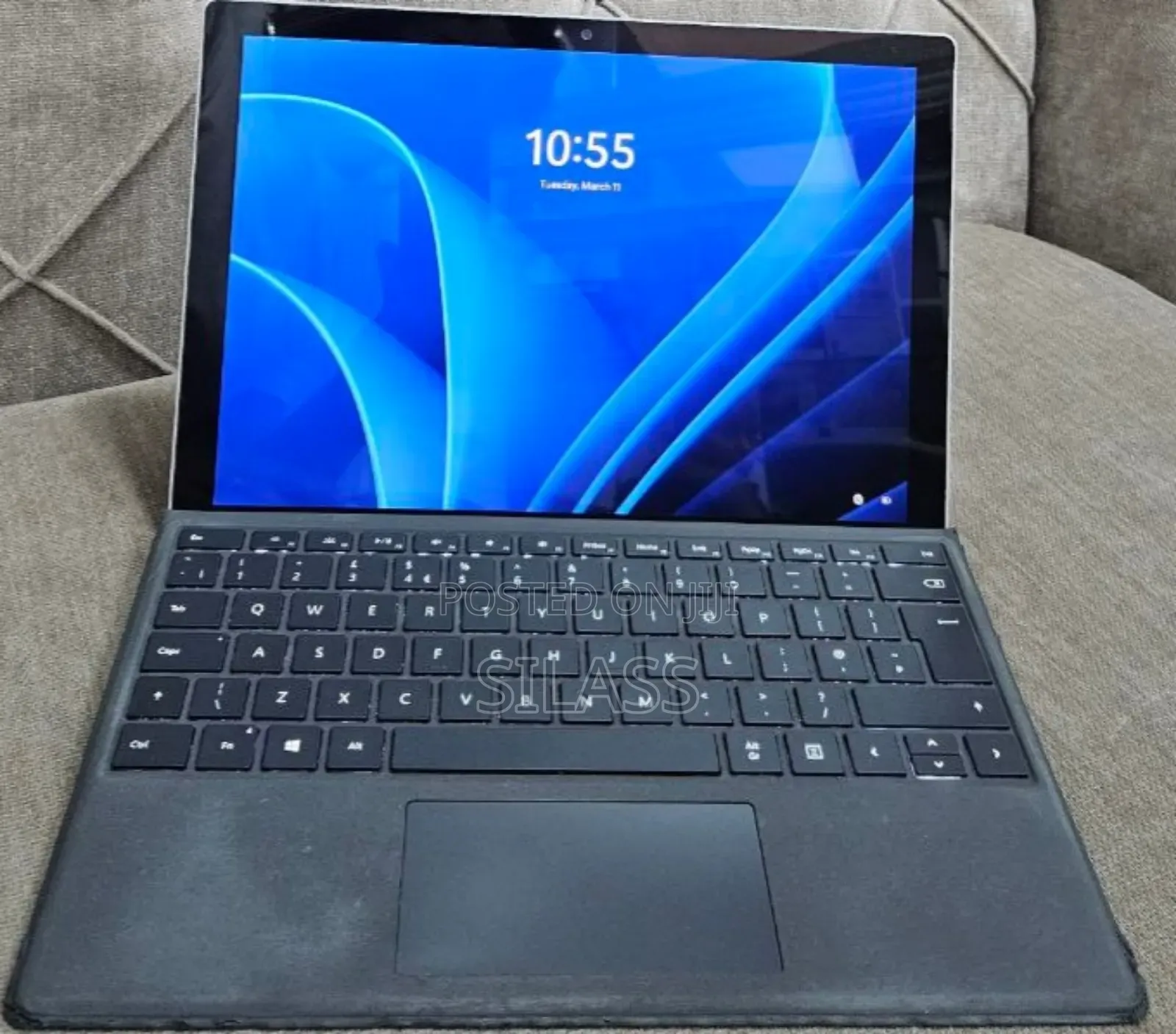 New Laptop Microsoft Surface 8GB Intel Core I7 SSD 256GB