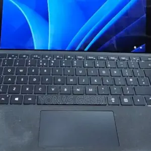 New Laptop Microsoft Surface 8GB Intel Core i7 SSD 256GB