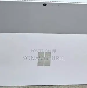 New Laptop Microsoft Surface 8GB Intel Core i7 SSD 256GB