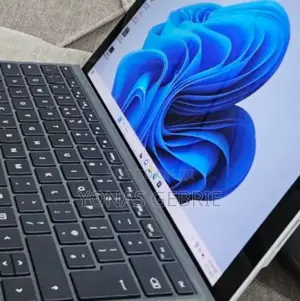 New Laptop Microsoft Surface 8GB Intel Core i7 SSD 256GB