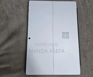 New Laptop Microsoft Surface 8GB Intel Core i7 SSD 256GB