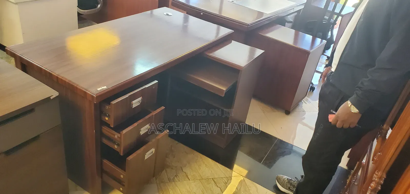 Managerial Table for Office