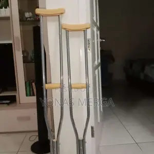 Photo - Auxiliary Crutches፺硅kranch/ for Injuries, for Better Balance