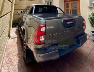 Toyota Hilux Revo Double Cab Deisel 2.8 RWD 2022 Green