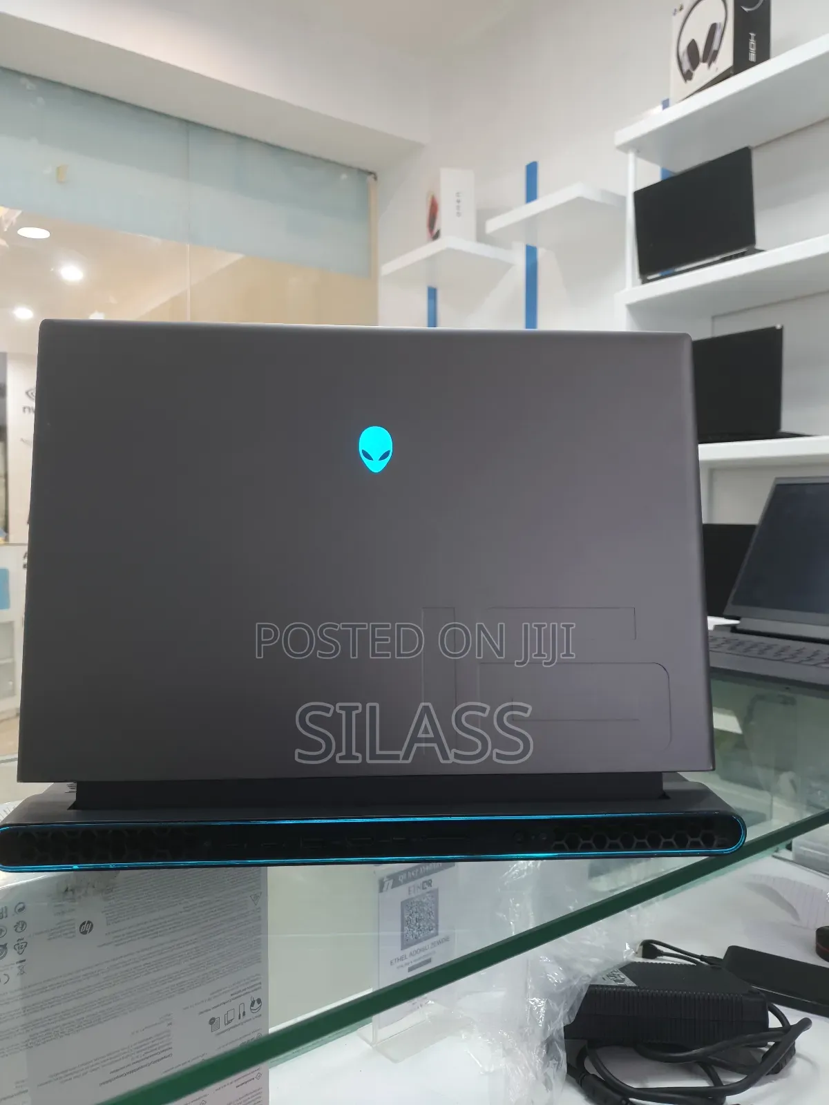 New Laptop Alienware M17x R2 16GB Intel Core I9 SSD 1T