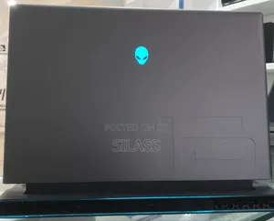 New Laptop Alienware M17x R2 16GB Intel Core I9 SSD 1T