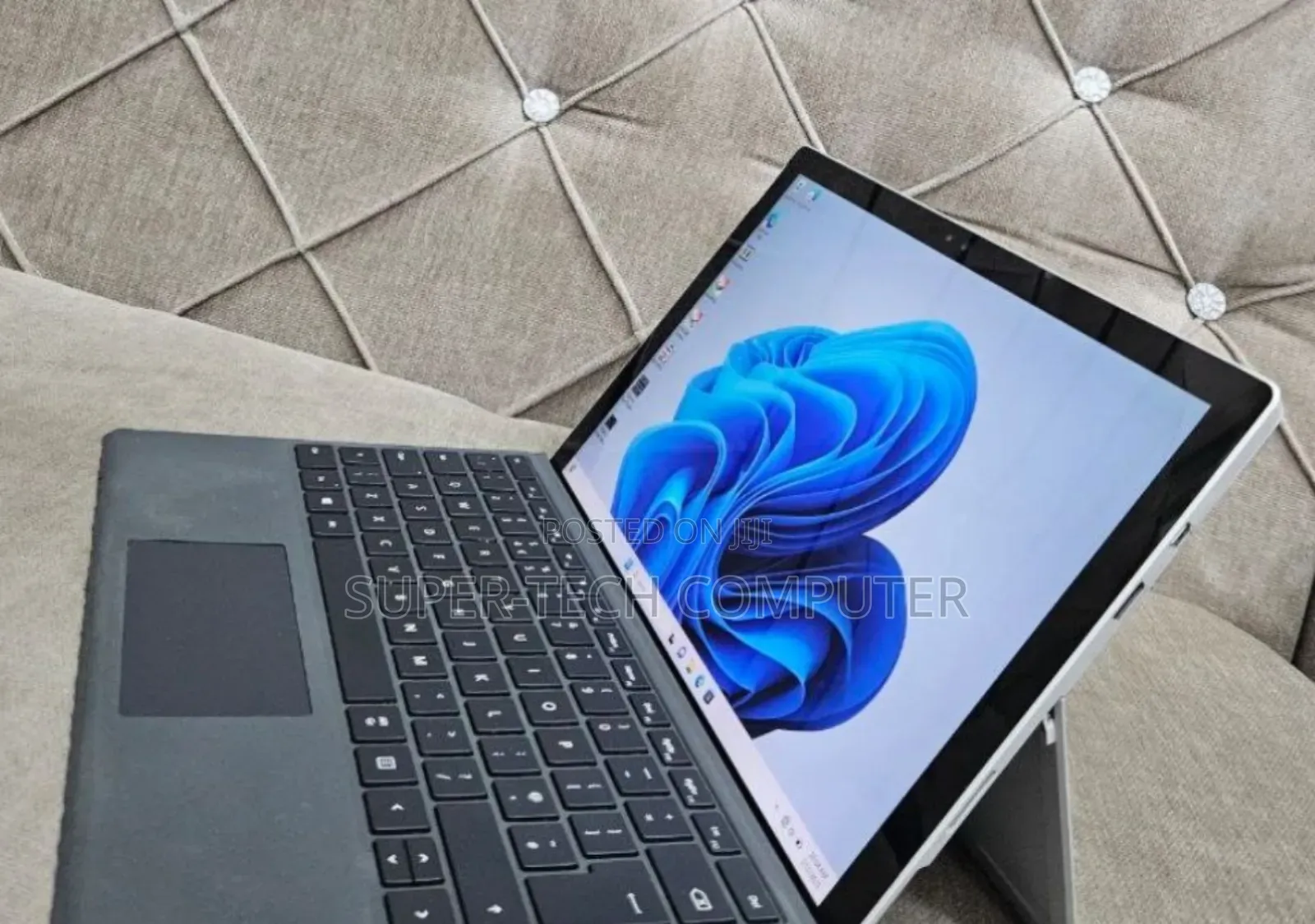 New Laptop Microsoft Surface 8GB Intel Core I7 SSD 256GB