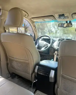 Toyota Land Cruiser Prado 2012 Gray