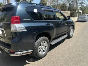 Toyota Land Cruiser Prado 2012 Gray