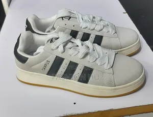 Adidas Old School