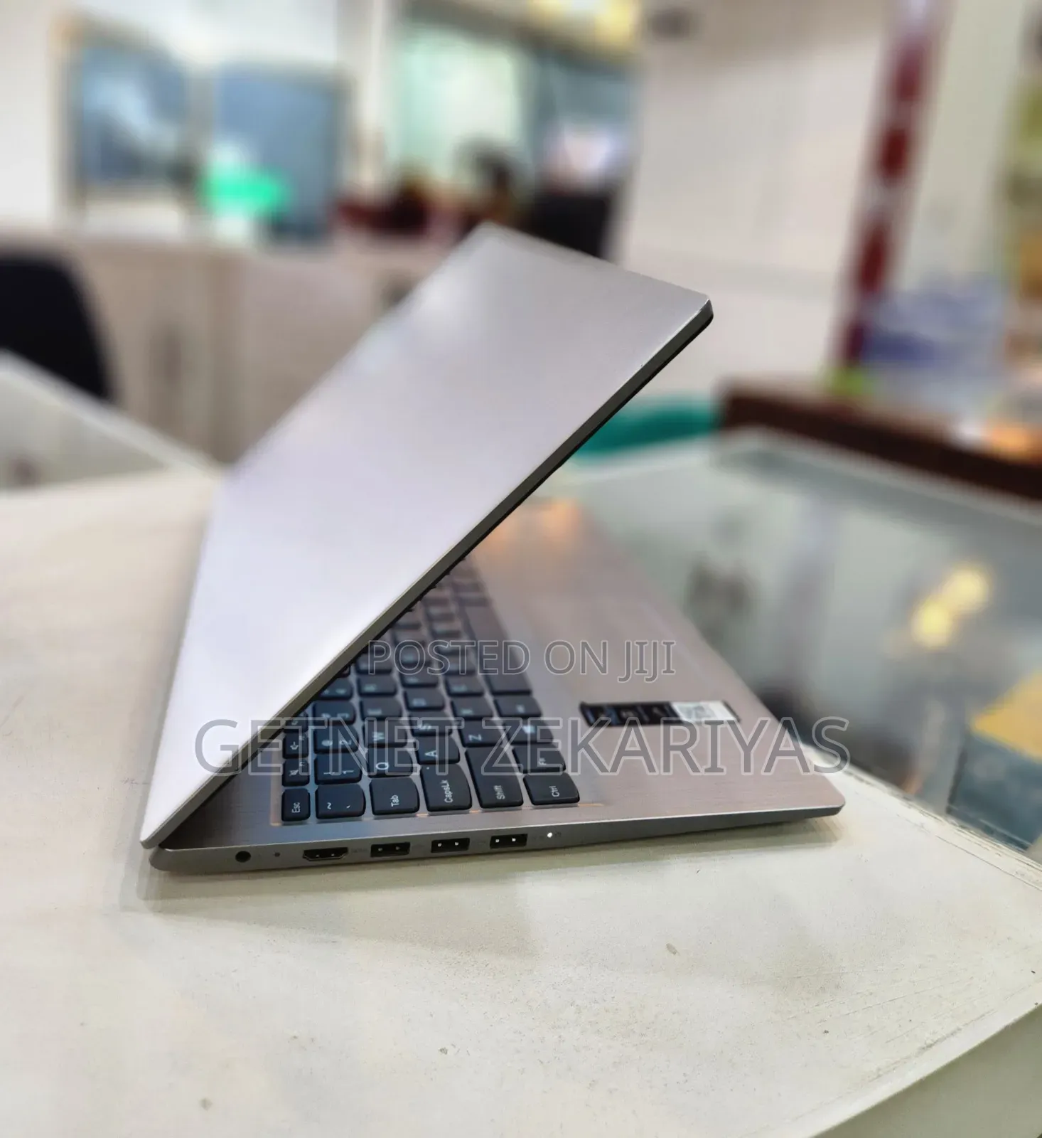 New Laptop Lenovo Ideapad 3 8GB Intel Core I3 SSD 256GB