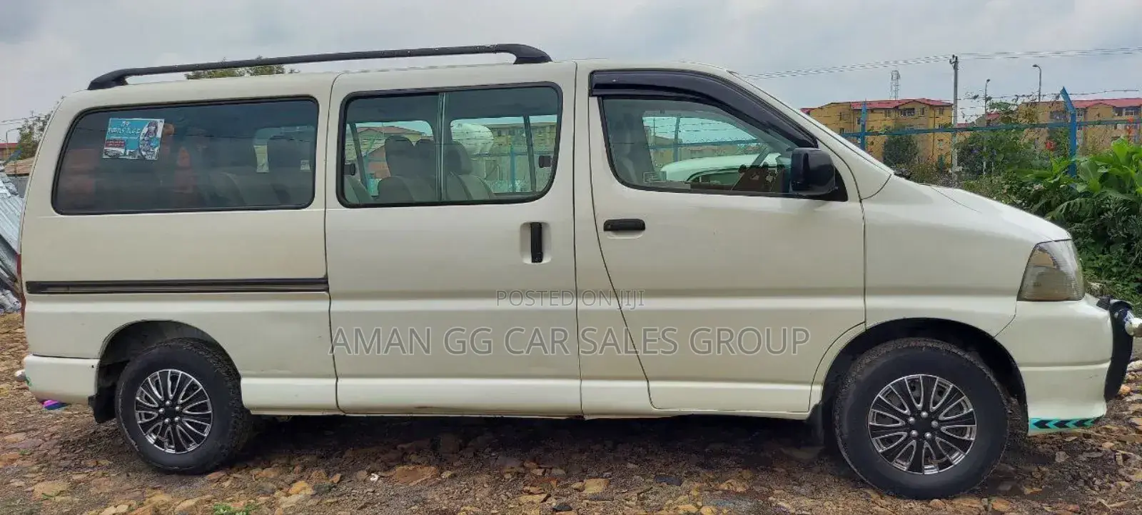 Toyota HiAce 2010 White