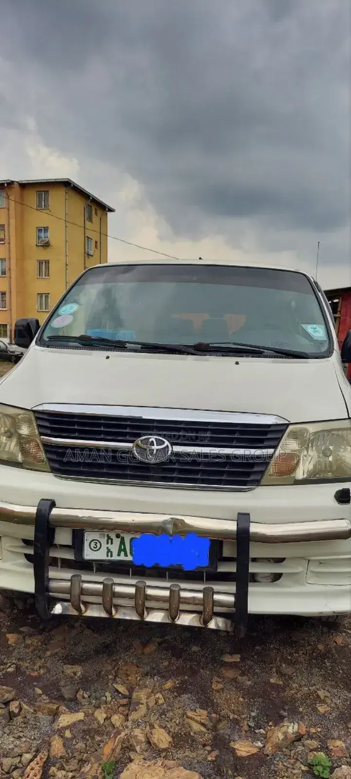 Toyota HiAce 2010 White