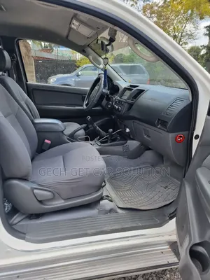 Photo - Toyota Hilux 2013 White