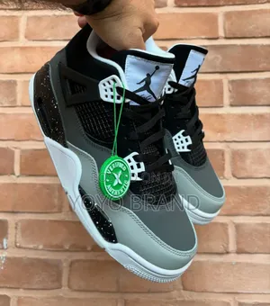 Photo - Jordan 4 Retro Orginal