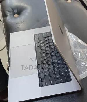 New Laptop Apple MacBook Pro M1 16GB Apple M1 Pro SSD 1T