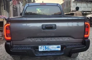 Toyota Tacoma 4dr Double Cab 2016 Gray