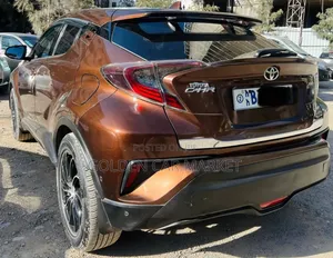 Toyota C-HR 2017 Brown