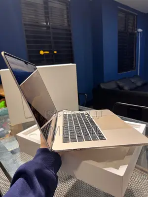 New Laptop Apple MacBook Air 2022 M2 16GB Apple M2 SSHD+SSD 256GB