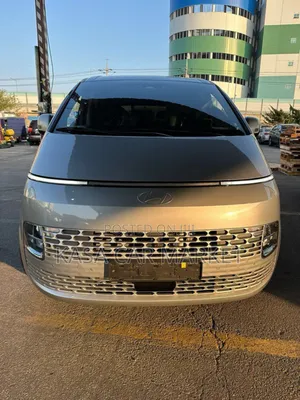 Photo - New Hyundai Staria 2025 Silver