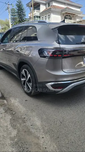 Volkswagen ID.6 2023 Gray