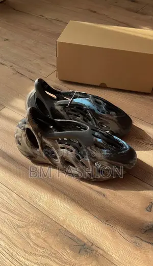 Adidas Yeezy Foam RNNR Multicolor