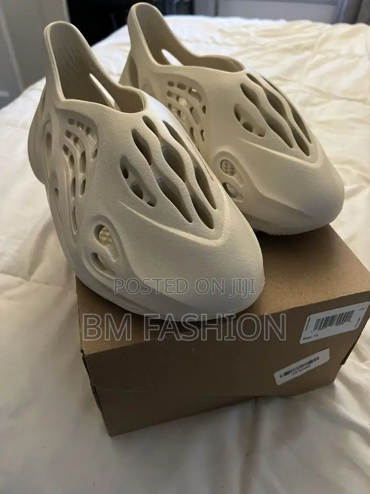 Adidas Yeezy Foam RNNR Creamy
