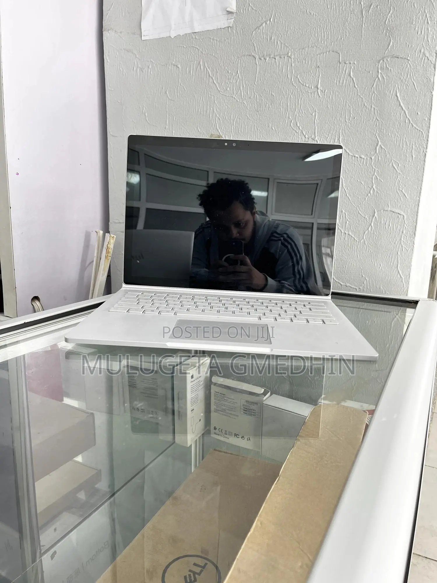 New Laptop Microsoft Surface 8GB Intel Core I5 SSD 256GB