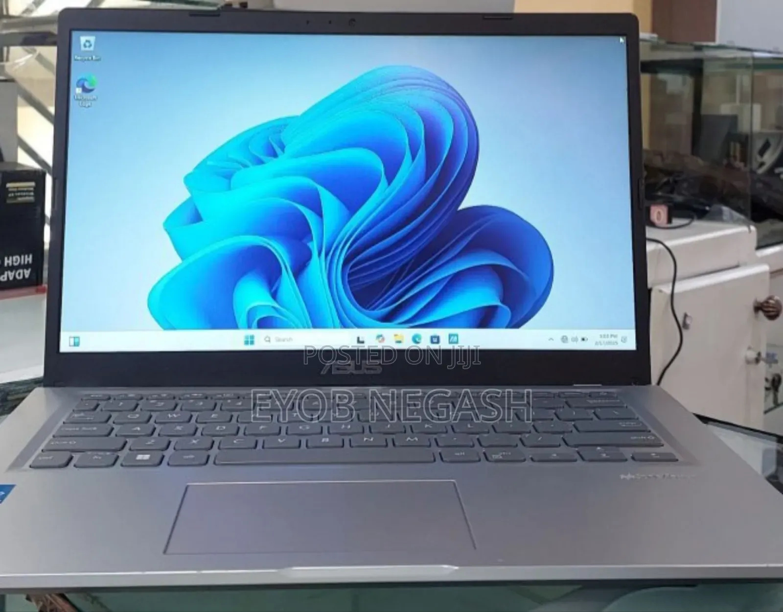 New Laptop Asus VivoBook 15 X505BA 8GB Intel Core I3 SSD 256GB