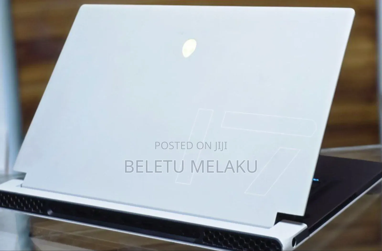 New Laptop Alienware M17x R2 16GB Intel Core I7 SSD 1T