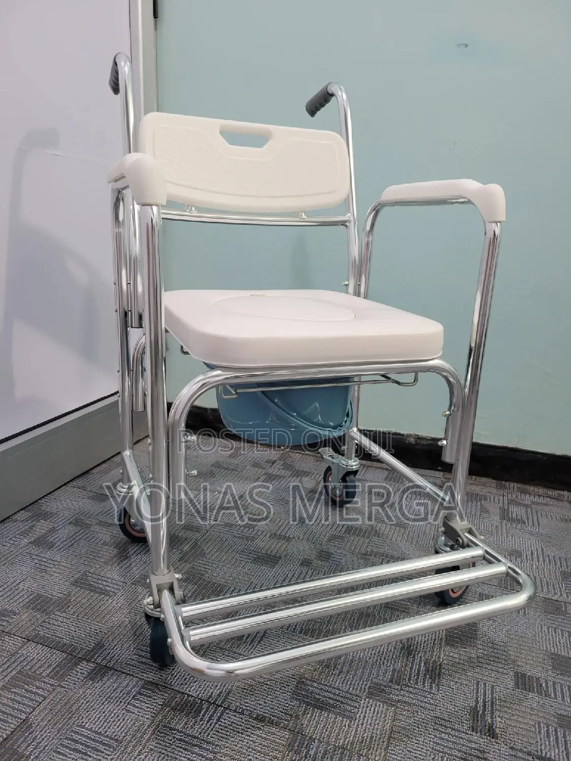 Wide Commode Chair፼廒comfortable Mobility: Toilet Chair