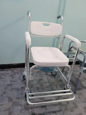 Photo - Waterproof Toilet Chair፬耹commode Rolling Shower Chair琵፬ፖፖቼር