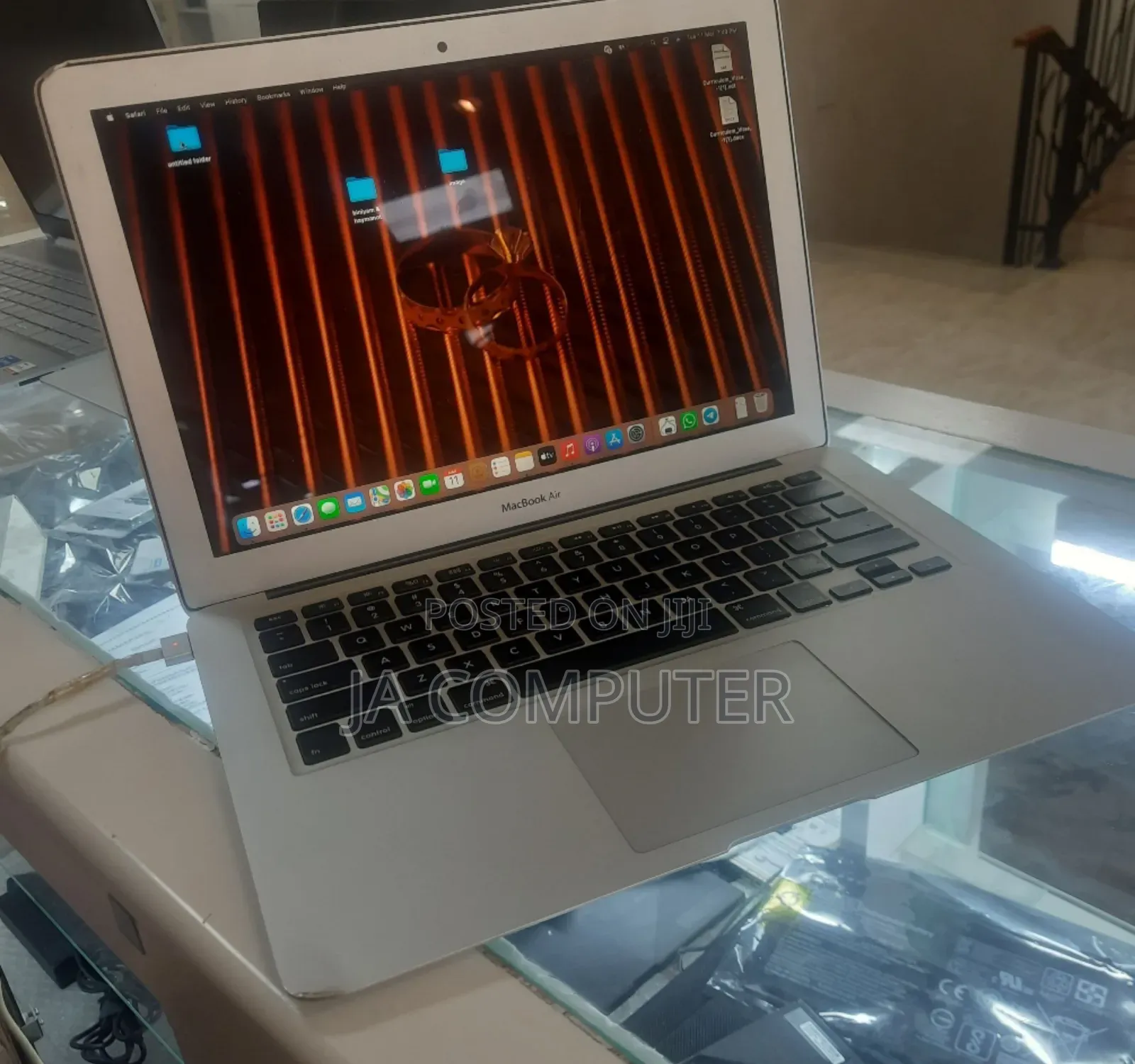 New Laptop Apple MacBook Air 2013 4GB Intel Core I5 SSD 128GB