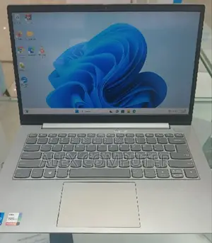 New Laptop HP EliteBook 830 G8 16GB Intel Core I7 SSD 1T