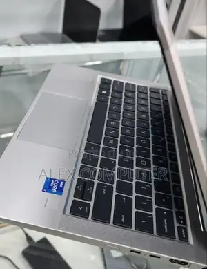 New Laptop HP EliteBook 830 G8 16GB Intel Core I7 SSD 1T