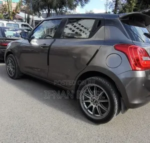 Suzuki Swift 2022 Gray