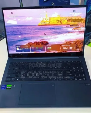 Photo - New Laptop Asus 16GB Intel Core Ultra 7 SSD 1T